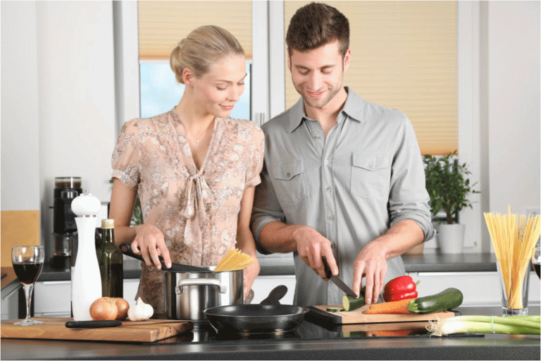 couple-cooking